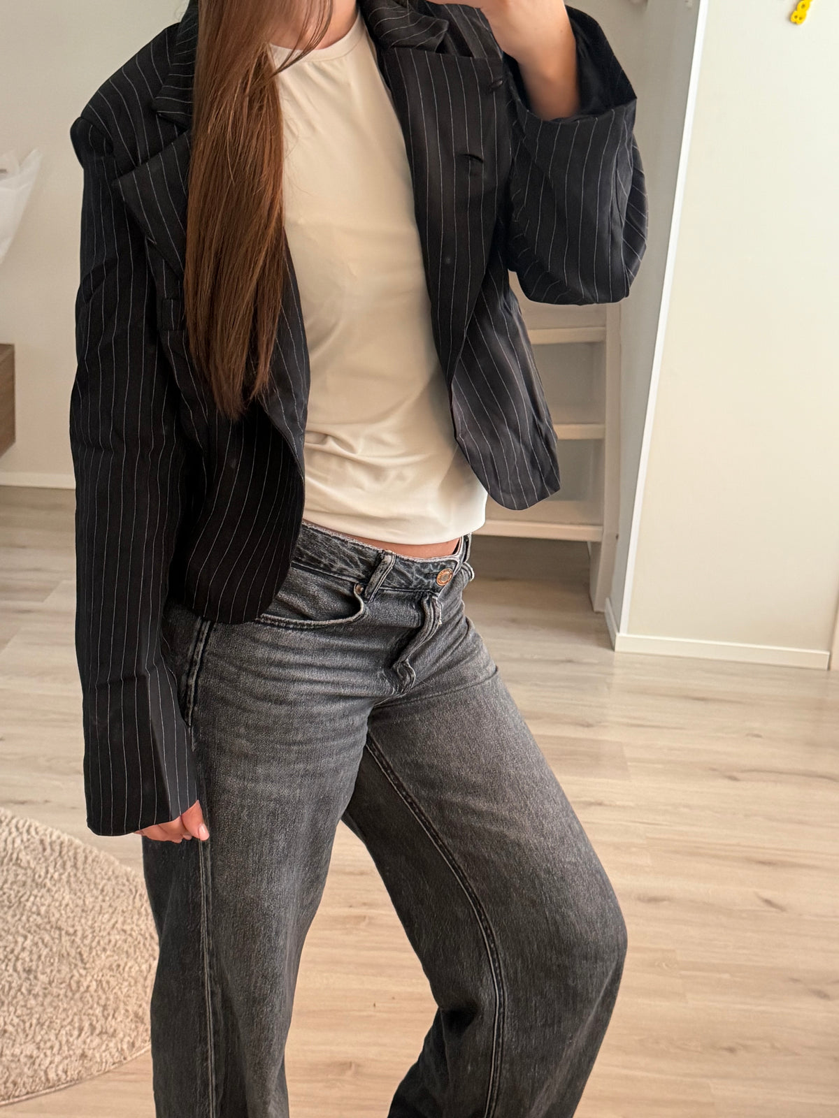 Cropped Pinstripe Blazer – Black