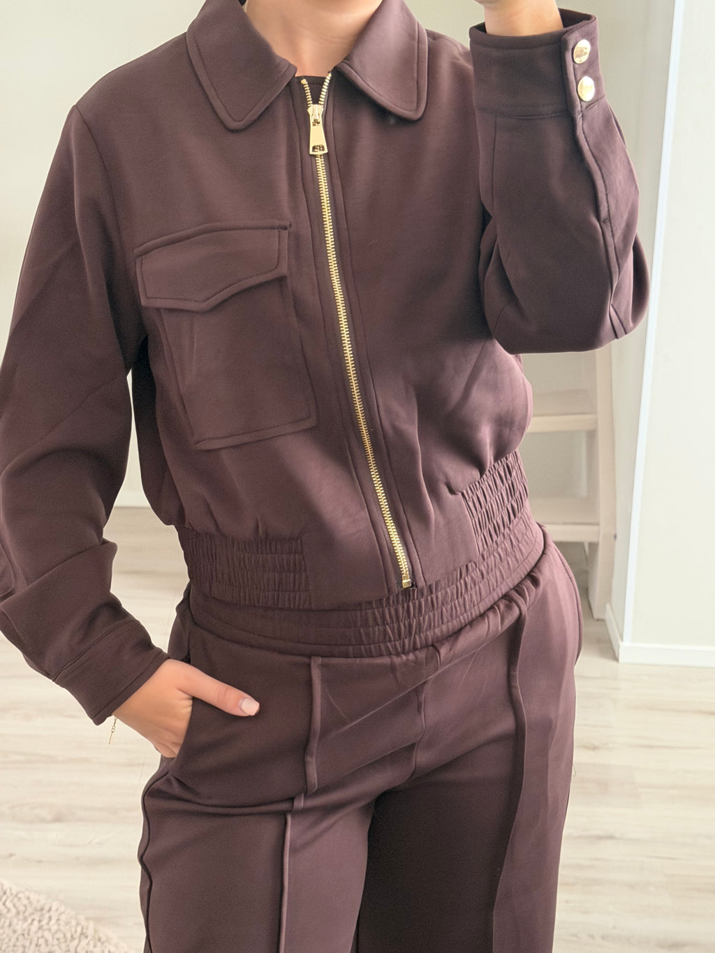 Brown Bordeaux Utility Set
