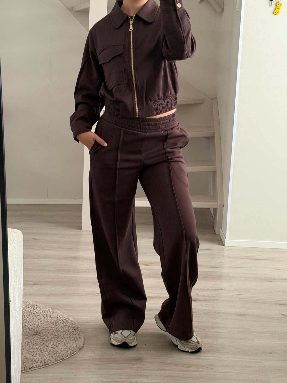 Brown Bordeaux Utility Set