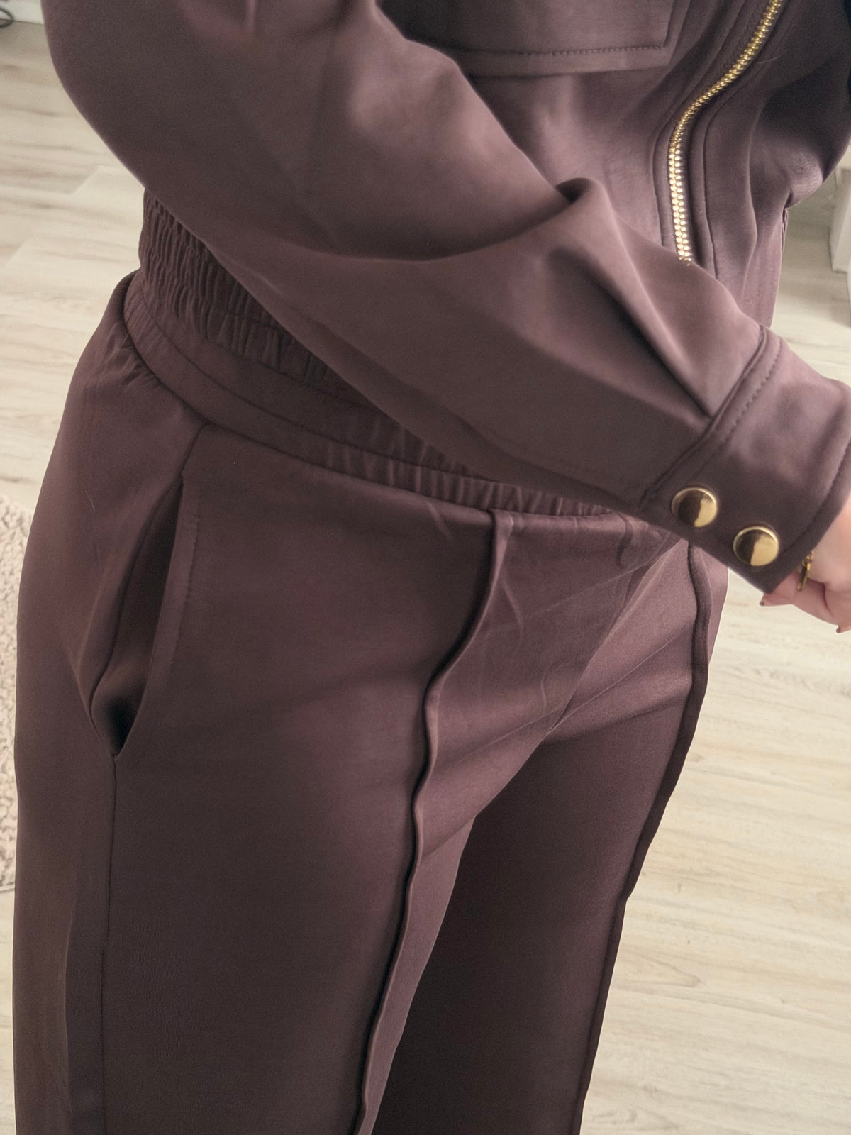 Brown Bordeaux Utility Set
