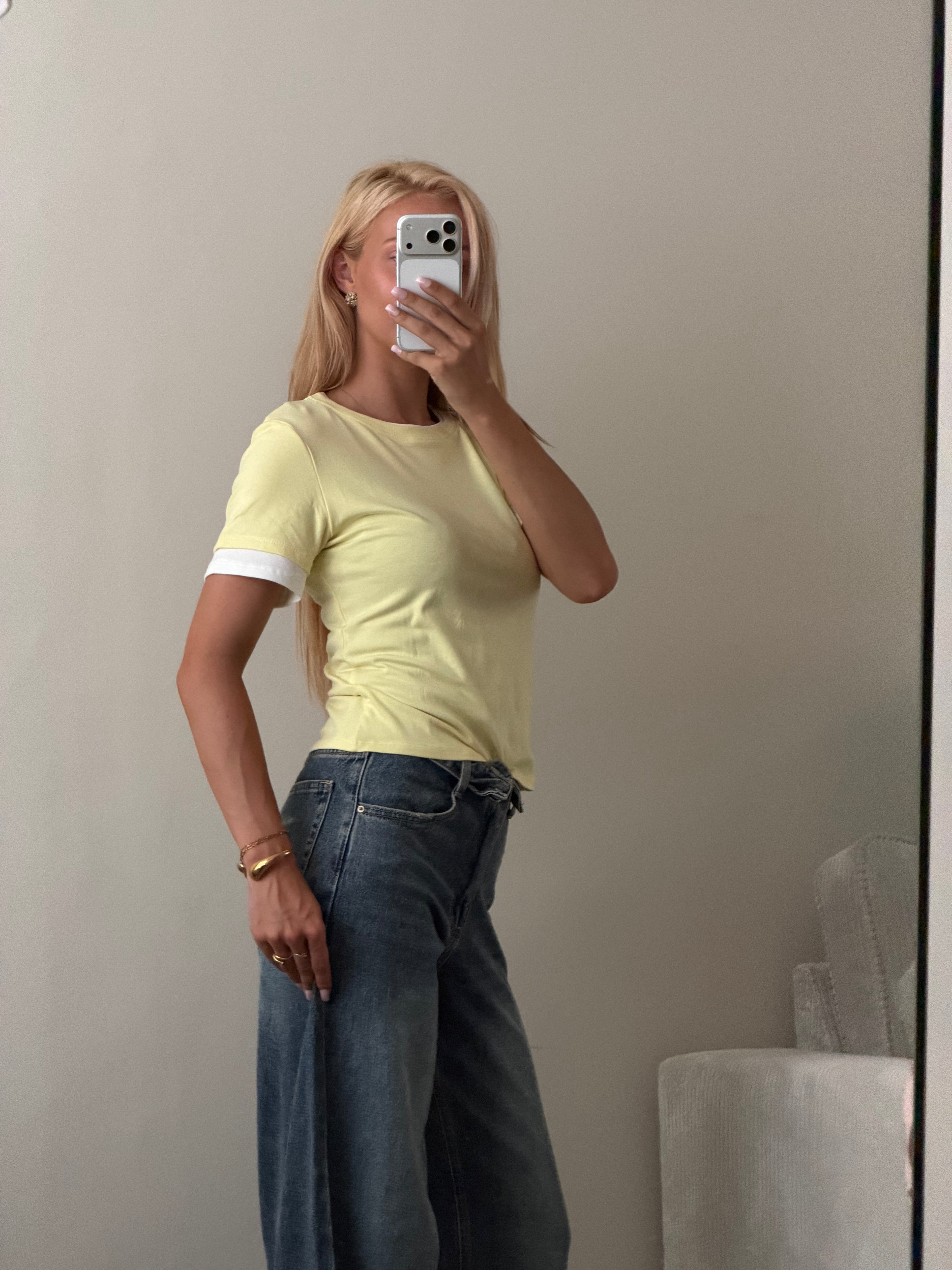 Butter yellow t-shirt